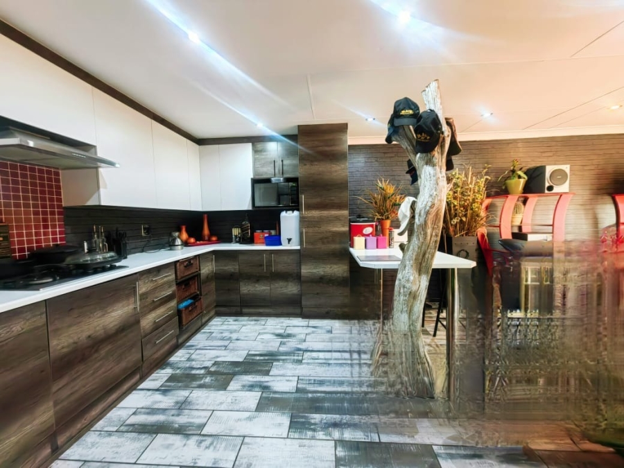 2 Bedroom Property for Sale in Miederpark North West